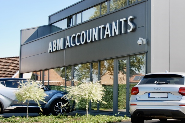 ABM Accountants rebranding nieuwe kantoren achtergevel